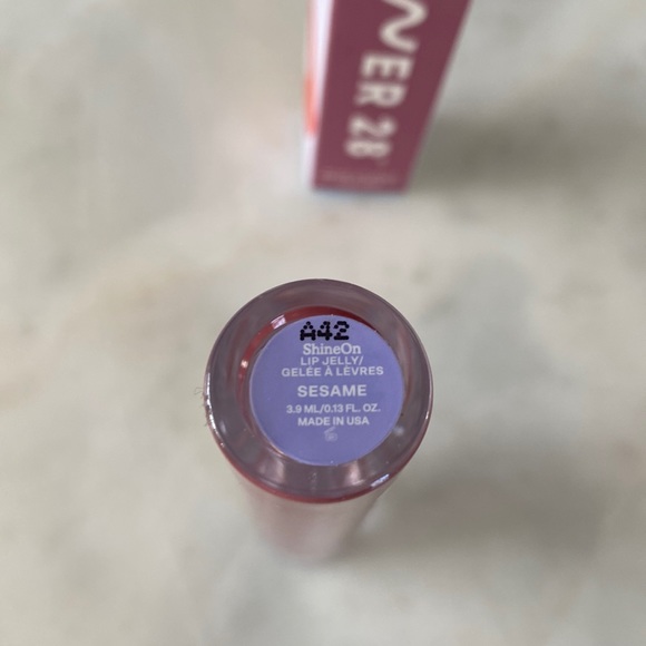 NIB TOWER 28 SHINE ON LIP JELLY GLOSS IN SESAME - Picture 4 of 4